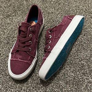 Women’s flat shoes